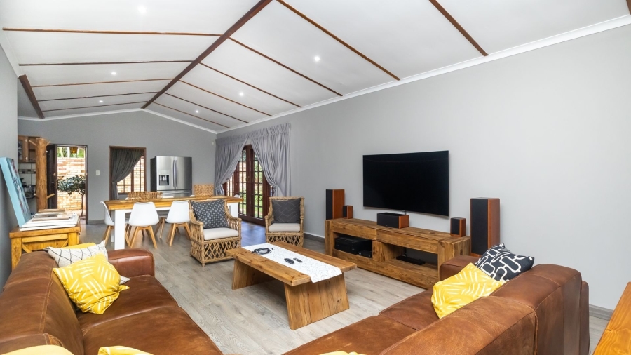 3 Bedroom Property for Sale in Safari Gardens North West